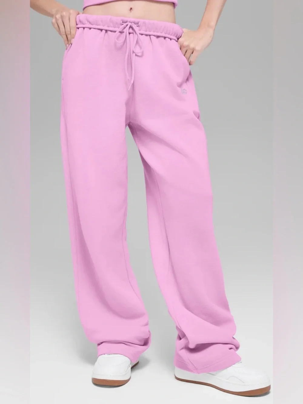 Alo Yoga NWT Accolade Straight Leg Sweatpants Candy Heart Pink Size M
